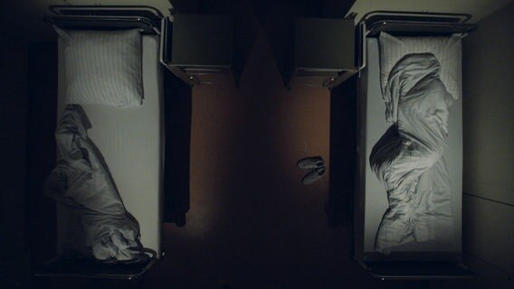 Zwei Betten in einem Zimmer im Maßregelvollzug © NDR 