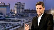 Bild-Collage: Anlagen der Erdgasverdichterstation Mallnow der Gascade Gastransport GmbH in der Dämmerung im Hintergrund. Vordergrund: Bundeswirtschaftsminister Robert Habeck während er eine Rede hält. © Gasanlage: picture alliance/dpa/dpa-Zentralbild; Patrick Pleul | Habeck: picture alliance/dpa; Fabian Sommer Foto: Gaslange: Patrick Pleul | Habeck: Fabian Sommer