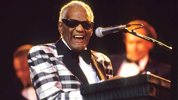 Ray Charles Ray Charles © picture-alliance / Jazzarchiv Foto: Hardy Schiffler