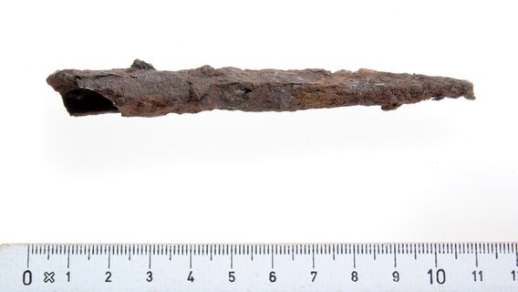 Fundstück aus Harzhorn Kalefeld Katapultbolzen (unrestauriert) © Niedersächsisches Landesamt für Denkmalpflege Foto: Christa Fuchs