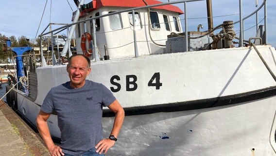 Berufsfischer Mike Hilger von der Insel Fehmarn steht wegen der kollabierten Dorschbestände vor dem Aus © NDR/raufilm 