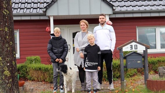 Gekündigt wegen Eigenbedsarfs - Familie M. sucht dringend ein neues Zuhause. © NDR/Ute Jurkovics 