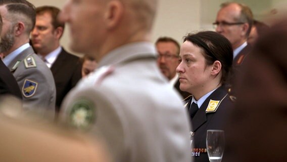 Steffi M. bei einer Bundeswehrveranstaltung © NDR 