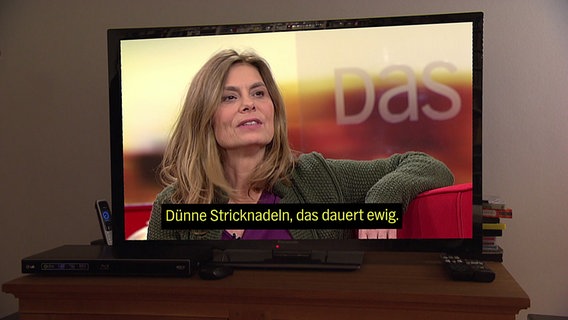 Sarah Wiener zu Gast bei DAS! mit Untertitel für Gehörlose. © NDR 