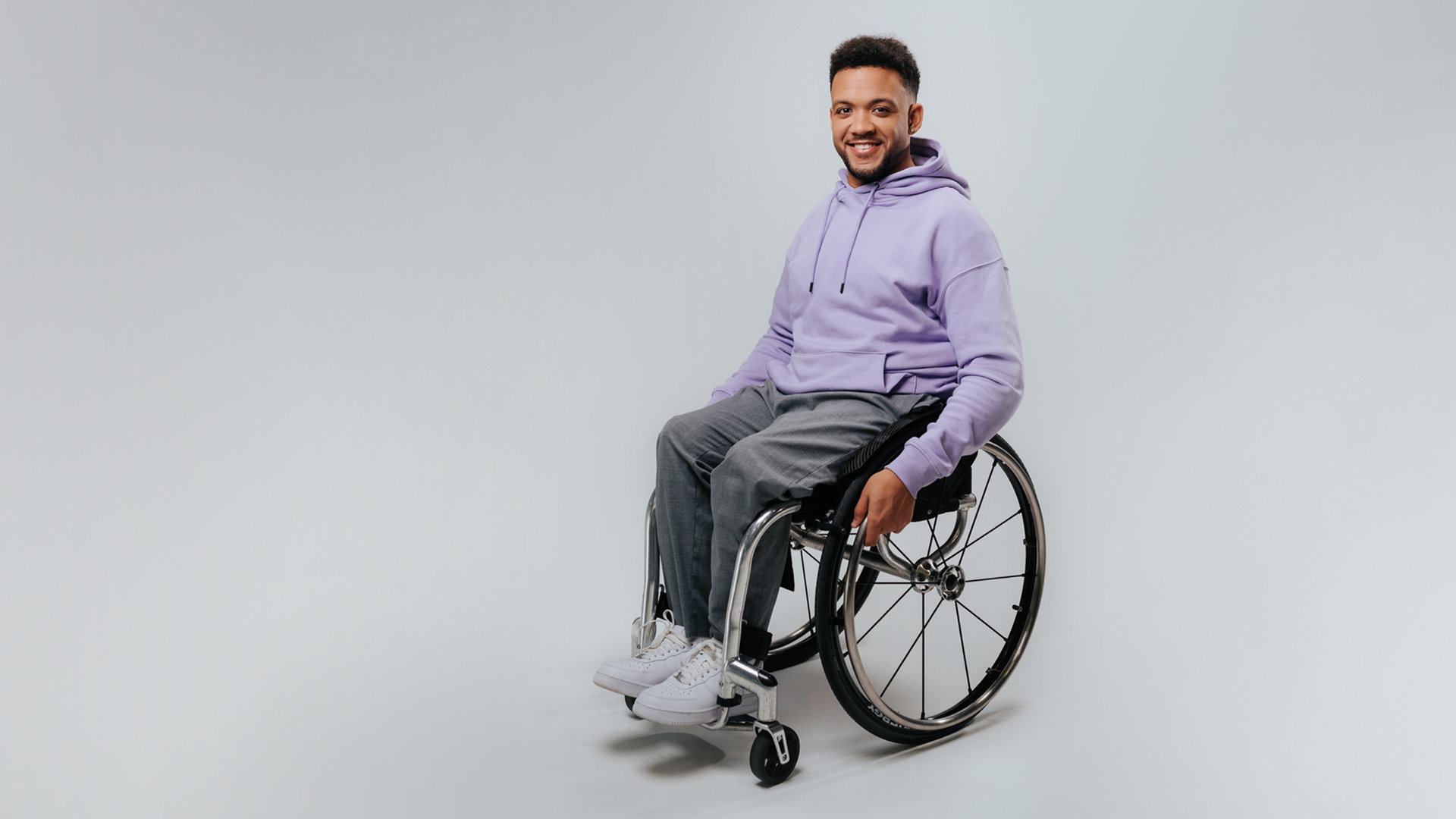 Sein Rollstuhl hat ihn nie gebremst: Leeroy Matata | NDR.de ...