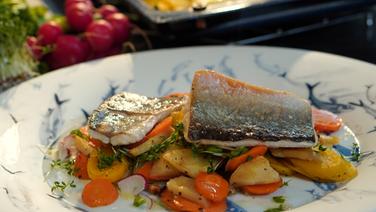 Char with baked vegetables © NDR Photo: Florian Kruck