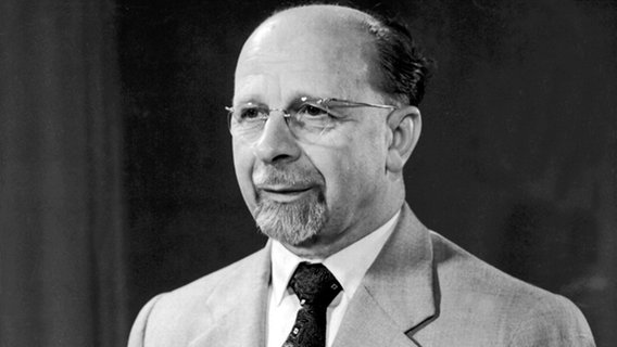 Der 1. Sekretär der SED und Vorsitzende des Staatsrates der DDR, Walter Ulbricht. © dpa - Bildarchiv Foto: ADN