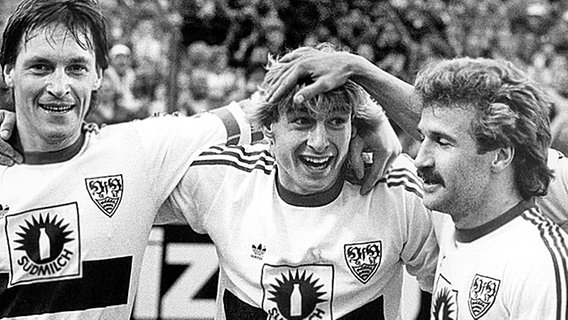 1987: Jürgen Klinsmann (VfB Stuttgart - FC Bayern) © dpa - Sportreport Foto: Norbert Försterling