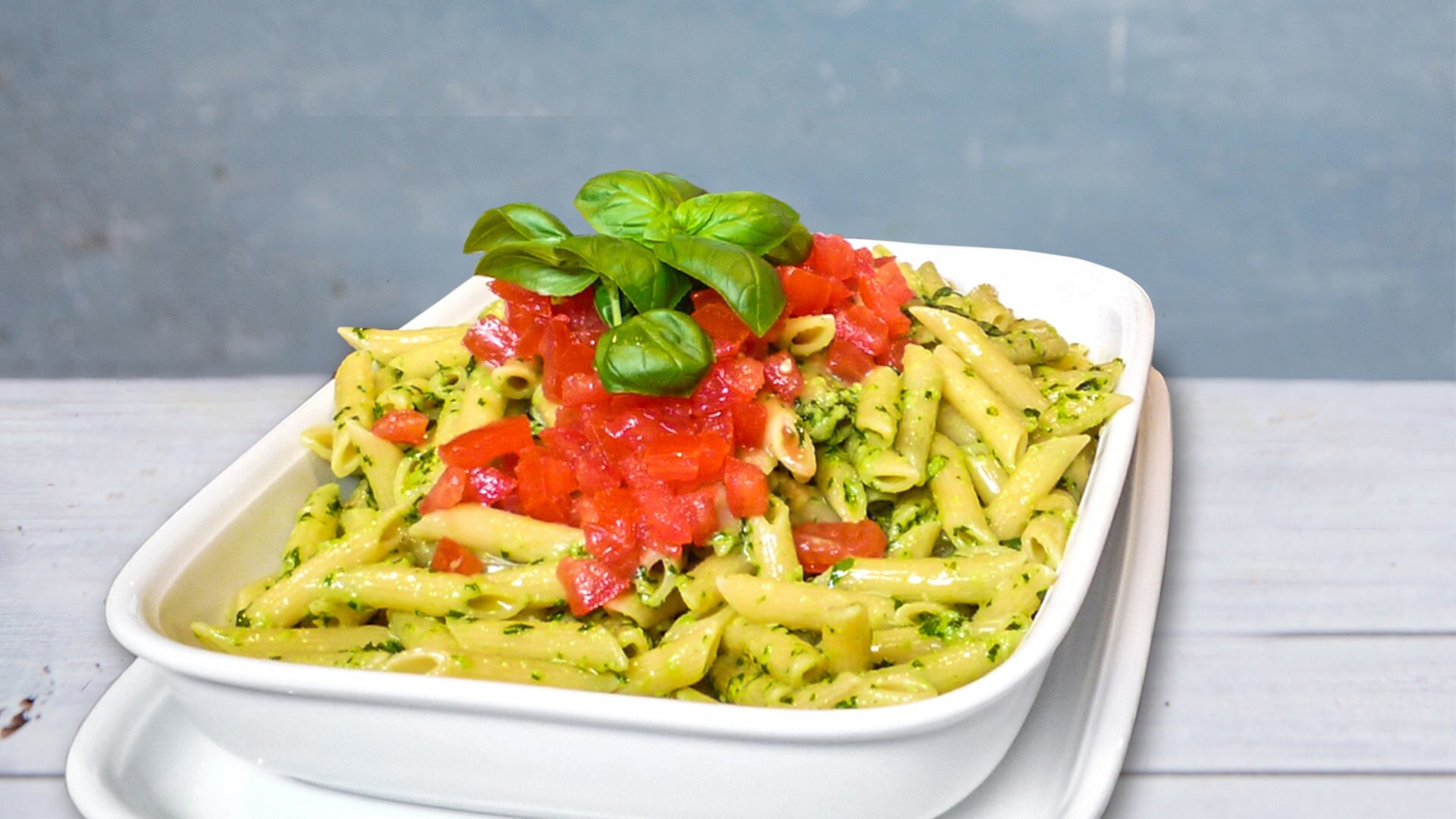 Søjle møl en sælger Rezept "Penne mit Basilikum-Pesto und marinierten Tomaten" | NDR.de -  Ratgeber - Kochen