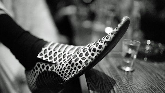 Schwarz-Weiß-Foto eines Schuhs © Benjamin Jaworskyj Foto: Benjamin Jaworskyj