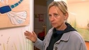 Töpferin hat Maren Teuber gelernt, danach Design studiert, auf die Gestaltung von Innen- und Außenwänden hat sie sich spezialisiert. © NDR 