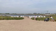 Die Familienlagune "Perlebucht". Das tideunabhängige Schwimmbecken erlaubt es, auch bei Ebbe schwimmen zu © NDR/jumpmedientv GmbH 