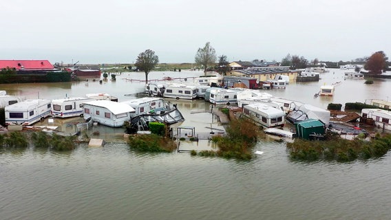 Hochwasser auf dem Campingplatz Langballigau © NDR 