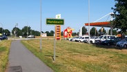 Der Autohof in Handewitt liegt direkt an der A7, nur einen Katzensprung von der deutsch-dänischen Grenze entfernt. © NDR/Produktion Clipart 