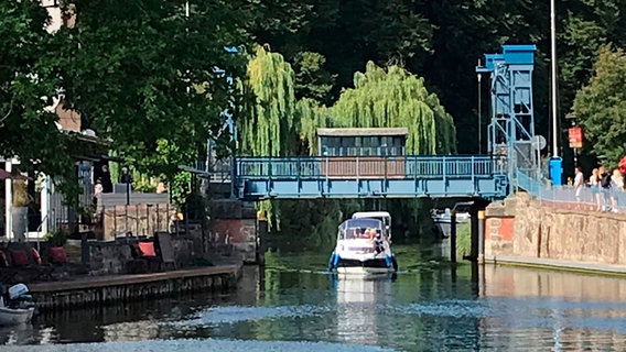 Die historische Hubbrücke in Plau am See. © NDR/JokerPicture 