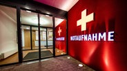Zentrale Notaufnahme Bethesda Krankenhaus Bergedorf: Hier landen die unterschiedlichsten Fälle – vom Armbruch bis zum Herzinfarkt. © NDR/AGAPLESION DIAKONIEKLINIKUM HAMBURG 