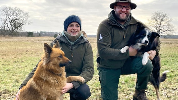 Alte Bekannte auf neuem Hof: Josefine Schön und Clemens Lippschus. © NDR/MFG Film 