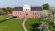 Generationenwechsel im Gutshaus Pohnstorf. Eine neue Gutsfamilie zieht ein. © NDR 
