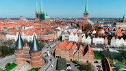 Stadtansicht Lübeck mit Holstentor © NDR 