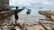 Mario Rodwald auf der indonesischen Insel Ambon. © NDR/Sebastian Bellwinkel 