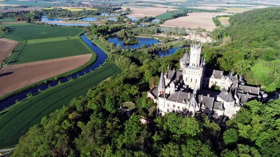 Das Schloss Marienburg bei Pattensen © NDR/NDR Naturfilm/Doclights/MacroTele-Film Schieke GbR/Svenja und Ralph Schieke 