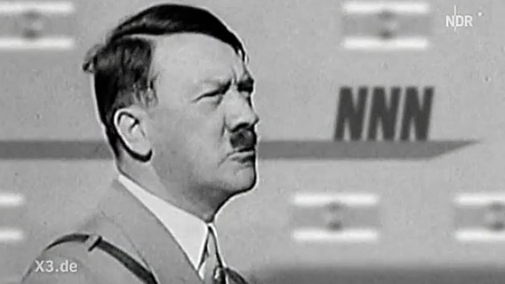 Collage: Hitler vor NNN-Logo  Foto: Screenshot