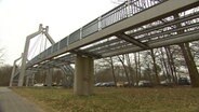 Brücke ohne Boden in Nürnberg Langwasser.  