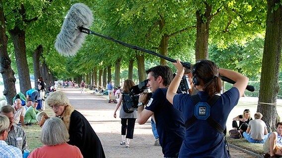 Kamerateam bei der Arbeit  Foto: Christian Wütschner