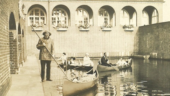 Boote vor dem Parkcafé im Hamburger Stadtpark © NDR / Hamburg Journal 