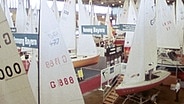 Segelboote in den Hallen der Hamburg Messe © NDR / Hamburg Journal 