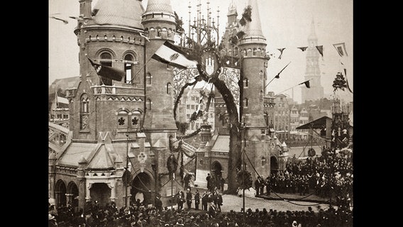 Brooksbrücke bei der Einweihung der Speicherstadt 1888. © Hamburger Hafen und Logistik AG Foto: Hamburger Hafen und Logistik AG