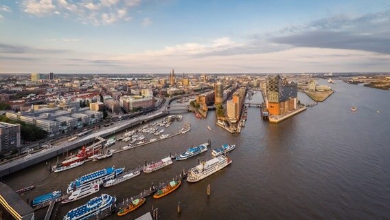 Ein Panoramablick auf die Hafencity von oben. © Rainer Röwer Foto: Rainer Röwer