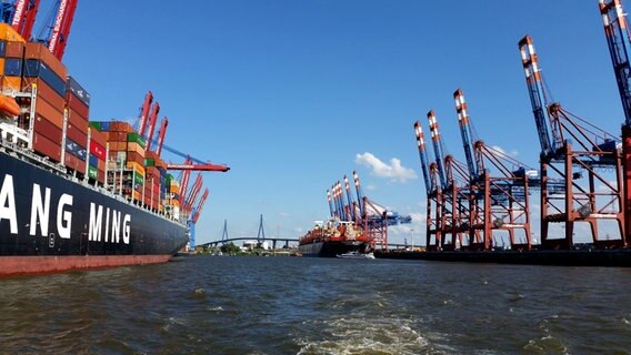 Bild vom Containerterminal Burchardkai © Bernd Lauruschkat Foto: Bernd Lauruschkat