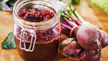 Fermentierte Rote Bete in einem Weckglas. © NDR Foto: Tarik Rose
