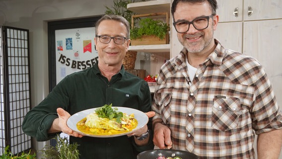 Dr. Matthias Riedl und Tarik Rose (v.l.n.r.) © NDR/dm-film/Florian Kruck 