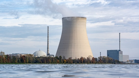 Das Atomkraftwerk Isar 2 © picture alliance/dpa | Armin Weigel Foto: Armin Weigel