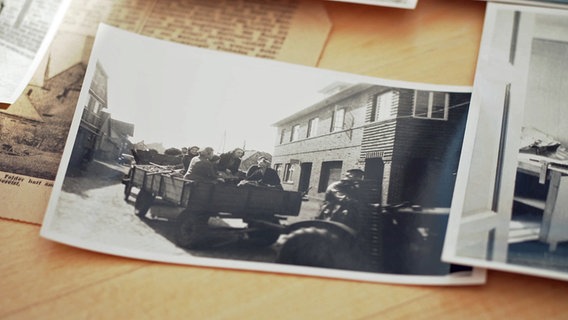Historisches Foto liegt auf dem Tisch © NDR.de 