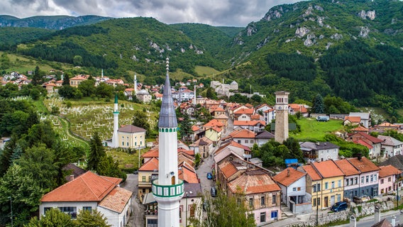 Die Stadt Travnik liegt 100 km nordwestlich der Hauptstadt Sarajevo. © NDR/micafilm/Dado Ruvić Foto: Dado Ruvić