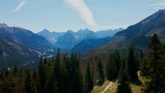 Die Berge der Hohen Tatra sind bis zu 2.500 Meter hoch. © NDR/HTTV/Michael Höft 