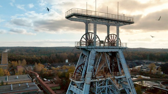 Zechenturm: Kattowitz ist das Zentrum des "Schwarzen Herzens" von Polen. © NDR/Moers Media/Peter Moers 