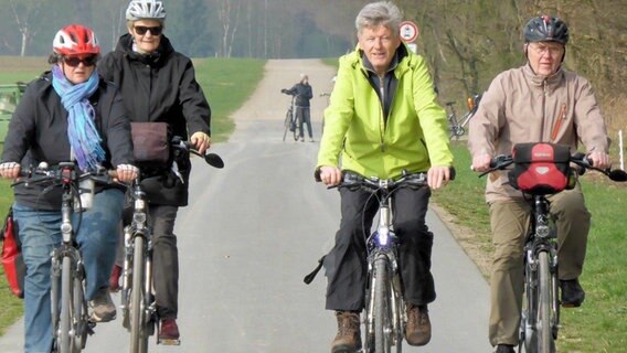 Mitglieder des ADFC Burgdorf bei einer Radtour. © ADFC Celle 