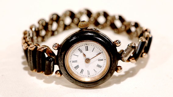 Damen-Armbanduhr © NDR 