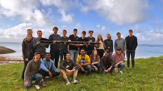 Von der nördlichsten Insel Andøya starten Höhenforschungsraketen der NASA und ESA. Und auch eine internationale Gruppe von Studierenden aus Trondheim testet hier ihren selbstgebauten Flugkörper. © NDR/nonfictionplanet/Annette Plomin 