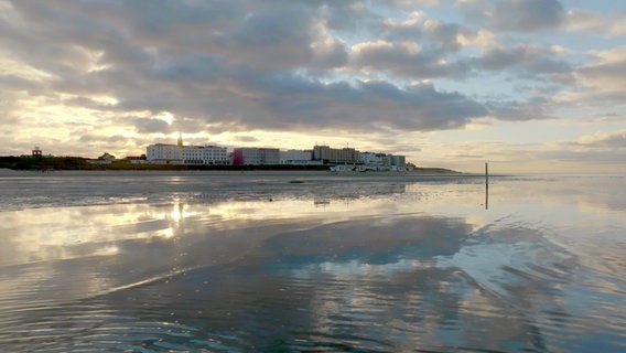 Einsame Strände und dieses besondere Licht: In der Wintersaison kehrt auf der Nordseeinsel Borkum Ruhe ein. © NDR / Eddy Zimmermann 