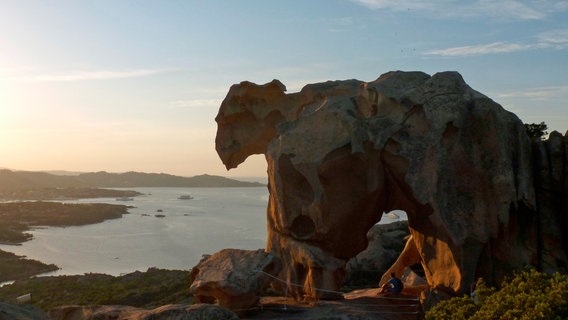 Capo d'Orso mit dem Bärenfelsen von Sardinien. © NDR/Florian Melzer 