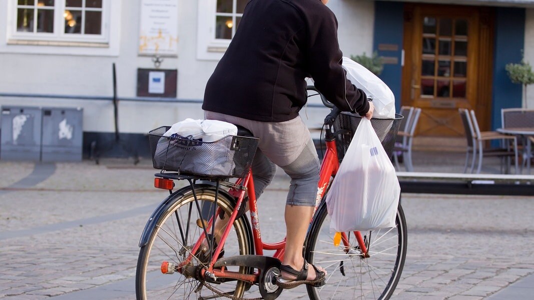 Einkäufe sicher mit dem Fahrrad transportieren NDR.de