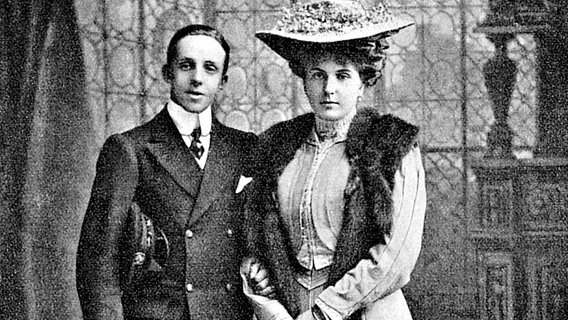 König Alfons XIII. und Königin Ena von Spanien © picture-alliance / dpa 