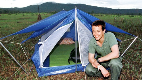 20. Mai 1997: Prinz Frederik bei einer Trekking-Tour in Thailand © Picture-Alliance / dpa / Polfoto 