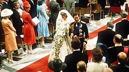 Die Hochzeit von Prinz Charles und Diana (Bild 10)| Das Erste - Royalty