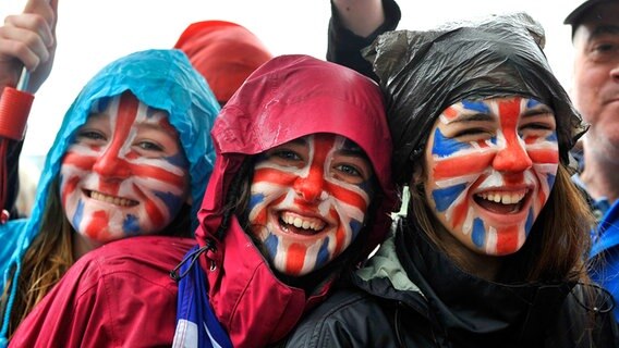 Ganz London Zeigt Flagge Fur Die Queen Ndr De Fernsehen Sendungen A Z Mein Nachmittag Royalty Grossbritannien